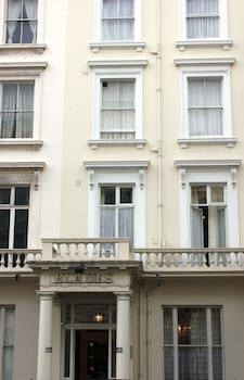 Blades Hotel