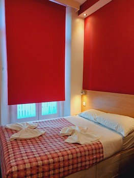 Carlton Hotel