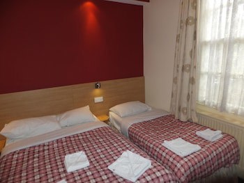 Carlton Hotel