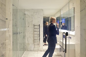 Eccleston Square Hotel