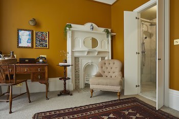Georgian House Hotel