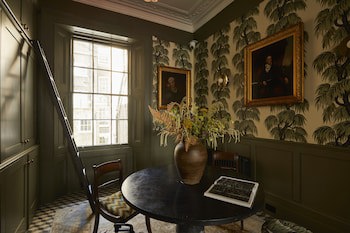 Georgian House Hotel