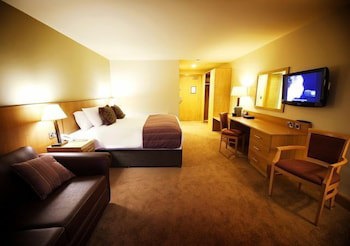 Belmore Court & Motel
