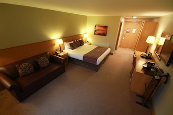 Belmore Court & Motel