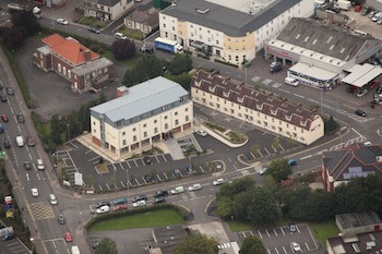 Belmore Court & Motel