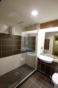 Belmore Court & Motel