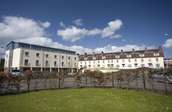 Belmore Court & Motel