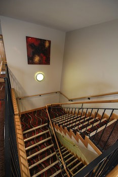 Belmore Court & Motel