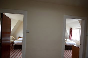 Belmore Court & Motel