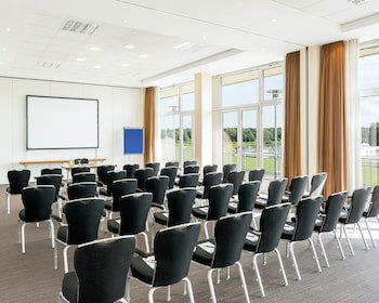 NH Hamburg Horner Rennbahn galeri fotoğrafı
