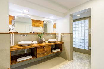 Calabash Hotel