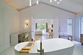 Calabash Hotel