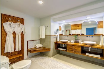 Calabash Hotel