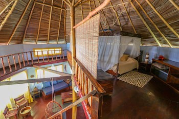 Punta Caracol Acqua Lodge