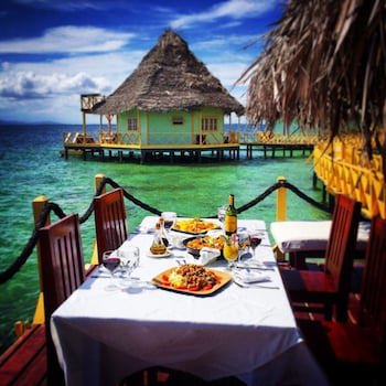 Punta Caracol Acqua Lodge