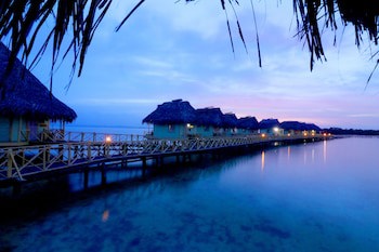 Punta Caracol Acqua Lodge