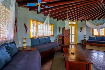 Punta Caracol Acqua Lodge