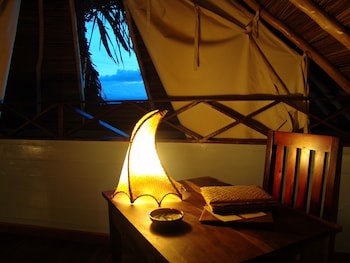 Punta Caracol Acqua Lodge