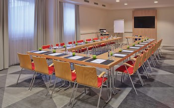 Holiday Inn Express Frankfurt Airport by IHG galeri fotoğrafı