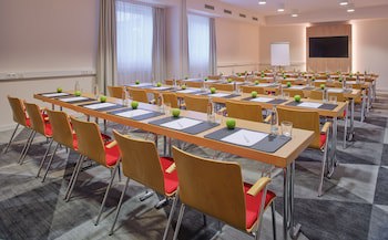 Holiday Inn Express Frankfurt Airport by IHG galeri fotoğrafı