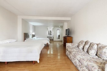 Exe Suites San Marino Hotel
