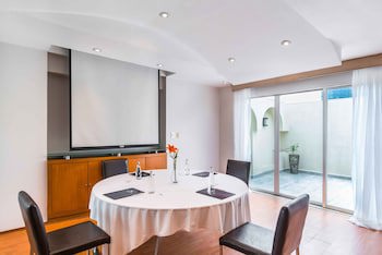Eurostars Zona Rosa Suites