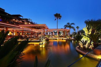 Four Seasons Hotel
