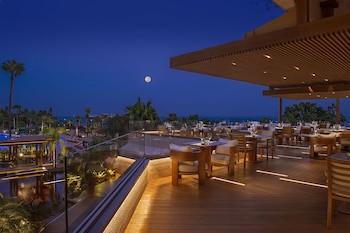 Four Seasons Hotel