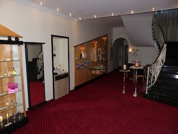 City Hotel by Celina fotoğrafı
