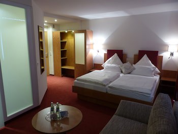 City Hotel by Celina galeri fotoğrafı