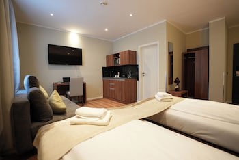 Hotel Attache