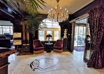 Apollofirst Boutique Hotel