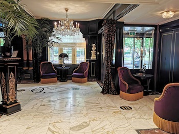 Apollofirst Boutique Hotel