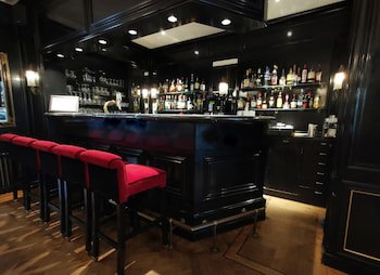 Apollofirst Boutique Hotel