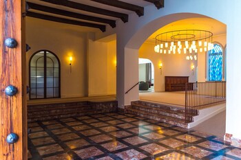 Palacio De Valderrabanos