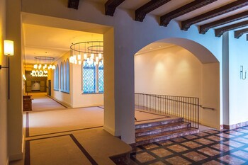 Palacio De Valderrabanos