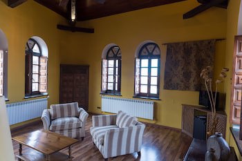 Palacio De Valderrabanos