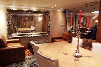 Colonnade Hotel London