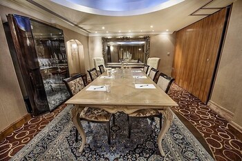 Colonnade Hotel London