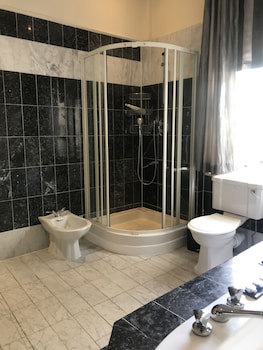 Colonnade Hotel London