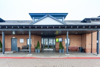 Holiday Inn Express Edinburgh Airport, An Ihg Hotel