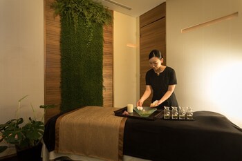 Four Seasons Hotel Tokyo At Marunouchi