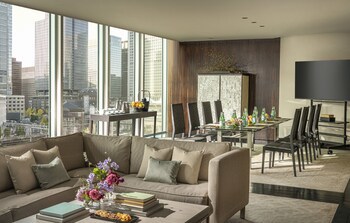 Four Seasons Hotel Tokyo At Marunouchi