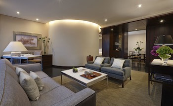 Four Seasons Hotel Tokyo At Marunouchi