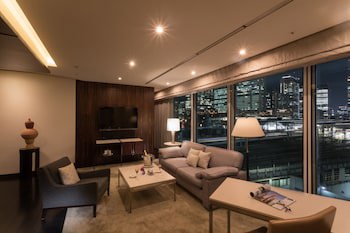 Four Seasons Hotel Tokyo At Marunouchi