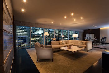 Four Seasons Hotel Tokyo At Marunouchi