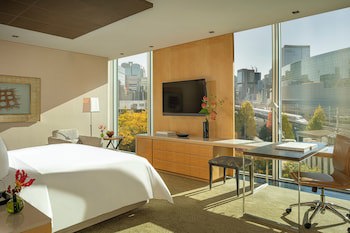Four Seasons Hotel Tokyo At Marunouchi
