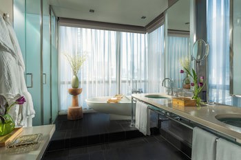 Four Seasons Hotel Tokyo At Marunouchi