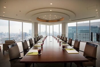 Four Seasons Hotel Tokyo At Marunouchi