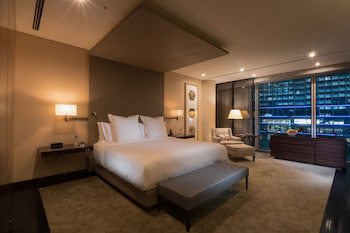 Four Seasons Hotel Tokyo At Marunouchi